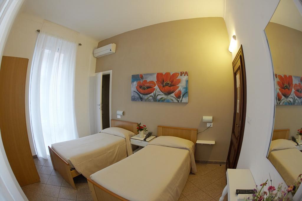 Lydia Hotel